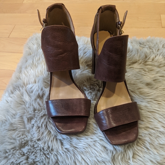 BANANA REPUBLIC - Leather High Heel Sandals - Picture 10 of 11